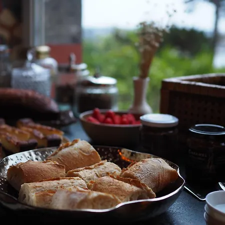 Haute Guais, Maison Et Table D'hotes Vue 5* دينار